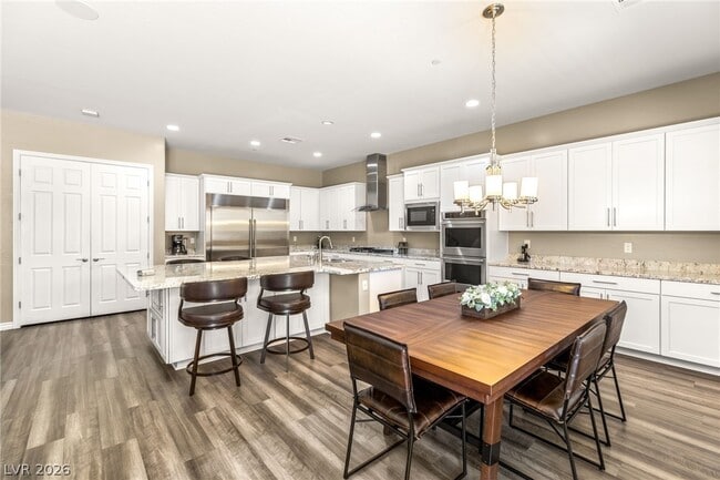 Building Photo - 1133 Pandora Canyon St
