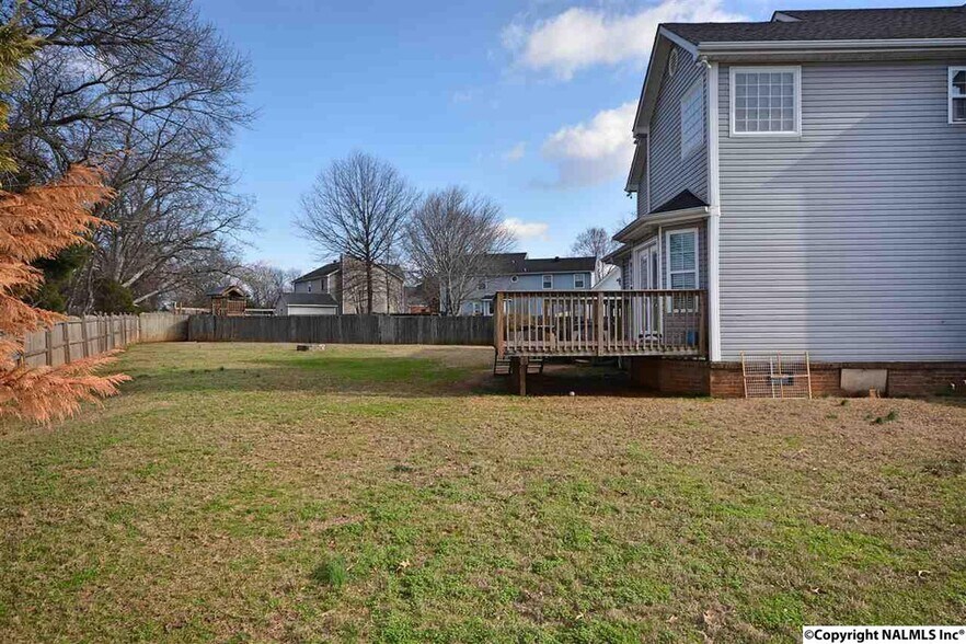 Building Photo - 109 Daffodil Cir