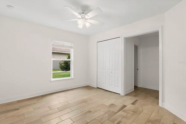 Building Photo - 30429 Island Club Dr