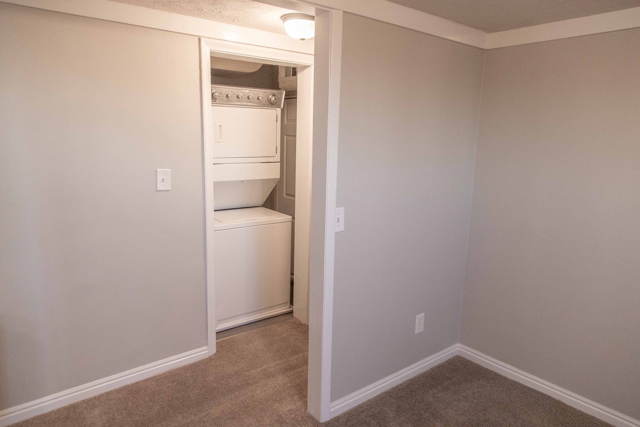 Washer and Dryer - 71 S Orchard Dr