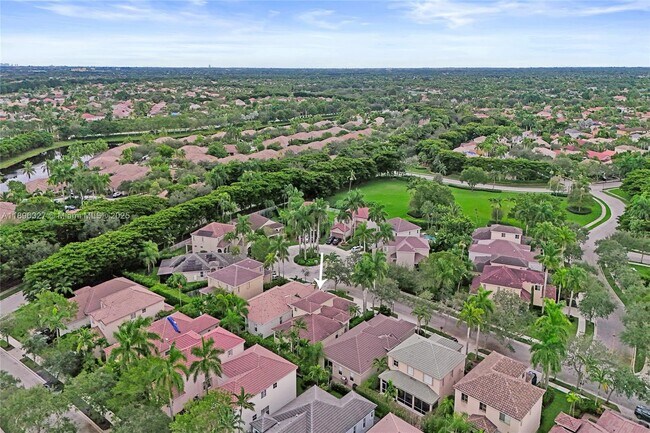 Building Photo - 1725 Winterberry Ln