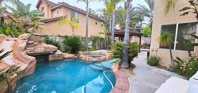 Building Photo - Solar/Pool/Spa/Water fall BBQ outdoor Pizz...