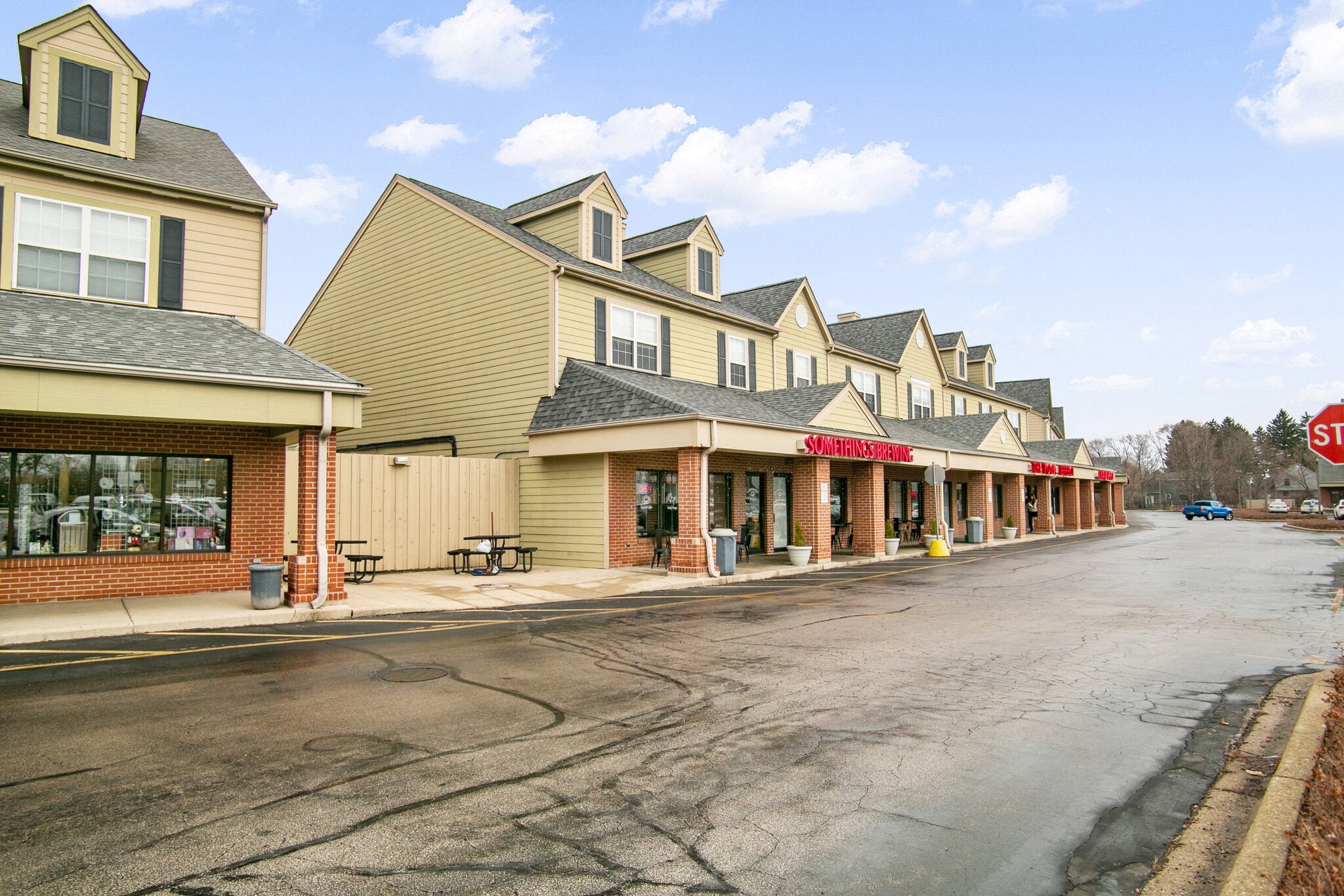 Building Photo - 1171 Mount Vernon Dr