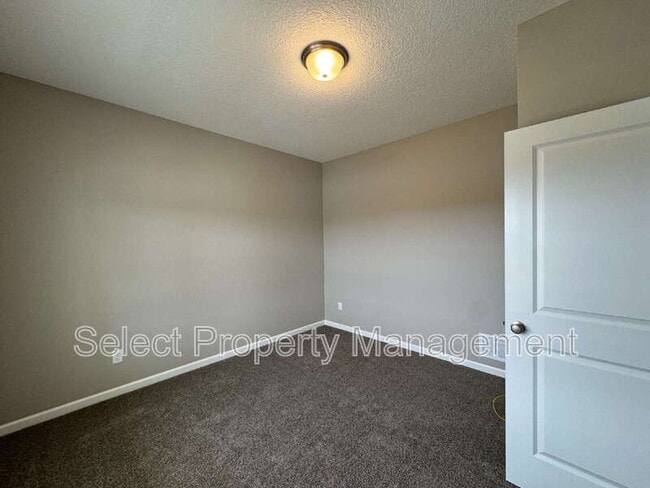 Building Photo - 5378 Broad Fields Cv