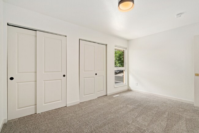 Building Photo - 1618 Banyan Dr