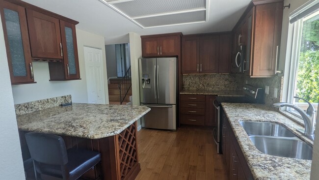 Building Photo - 11712 NE 67th Pl