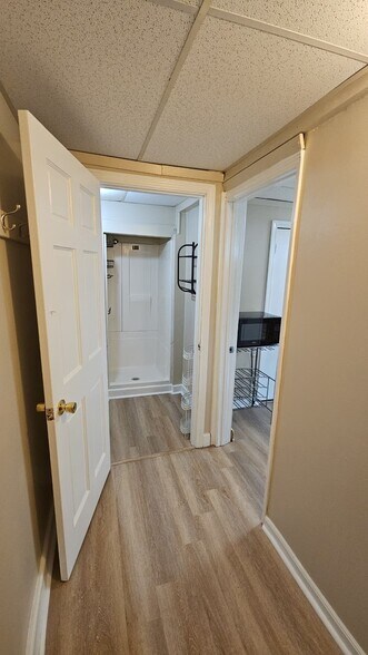 Building Photo - 126 Branch St