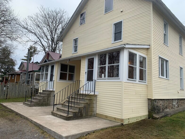 Building Photo - 401 Canal St