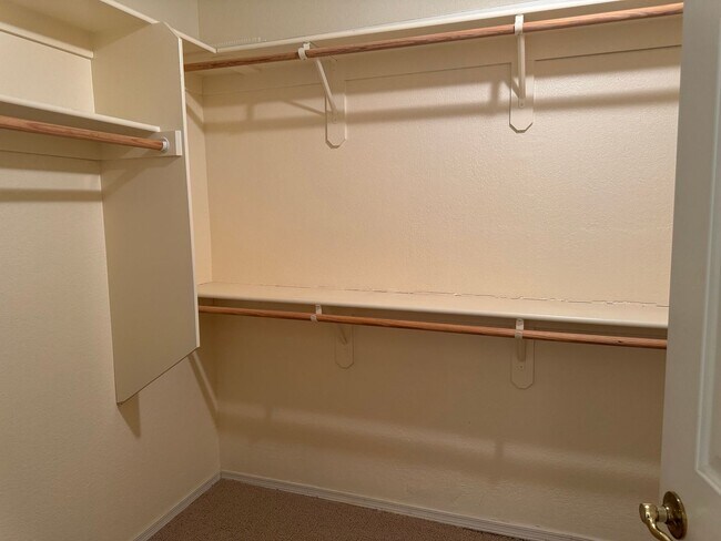 Building Photo - Spacious 3-Bedroom Home with RV Parking & Boat-Deep Garage