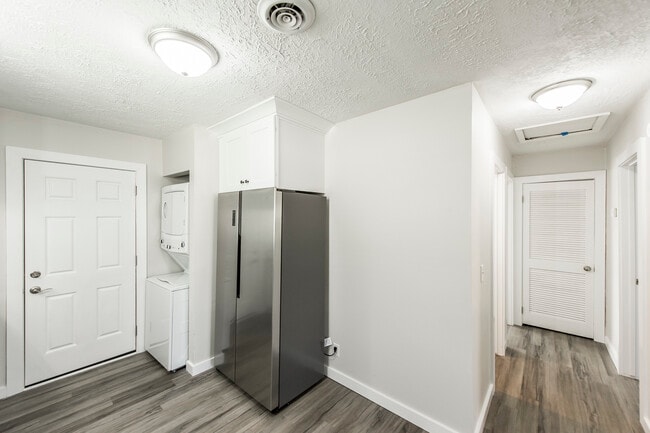 Building Photo - 163 Drivers Ln