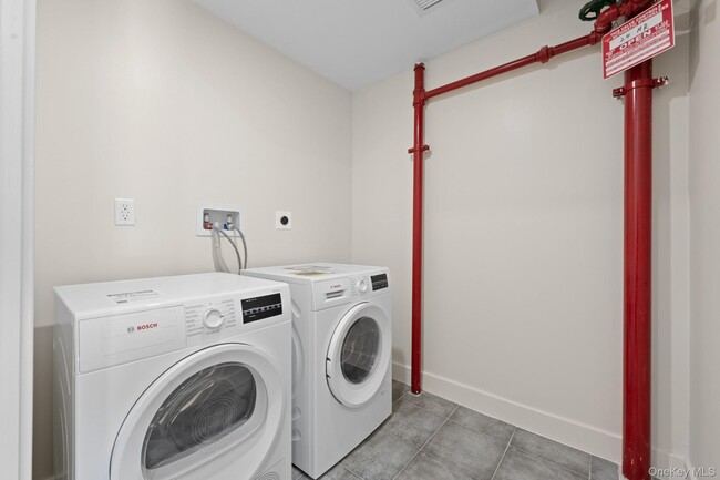 Building Photo - 312 Fenimore St