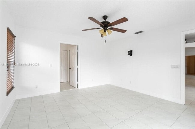 Building Photo - 3749 SW Kasin St
