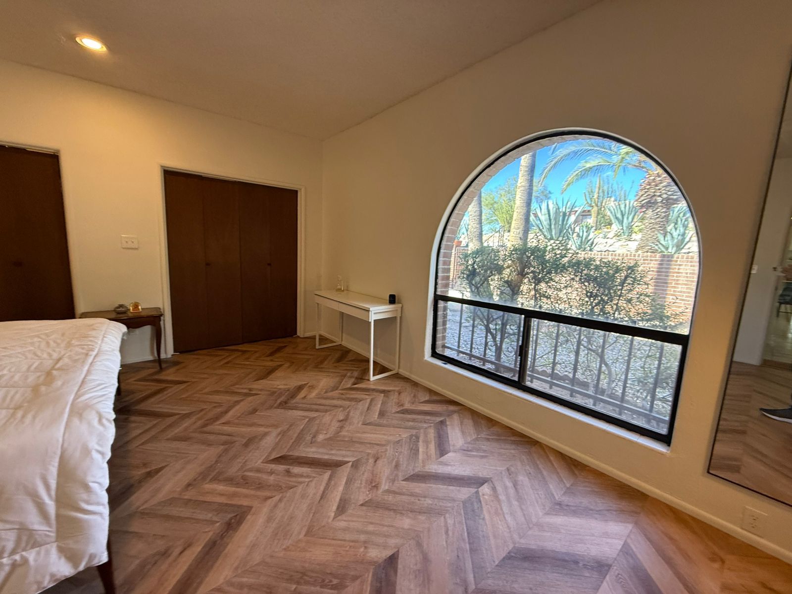 Building Photo - 1402 E Big Rock Rd