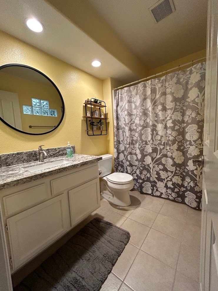 Bathroom #2 - 3 Alicante