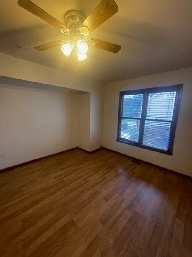 Building Photo - Cute Beach Style Home in Fayetteville