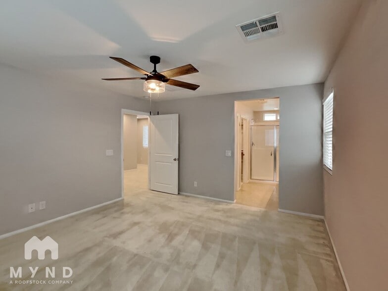 Building Photo - 6646 Evander St