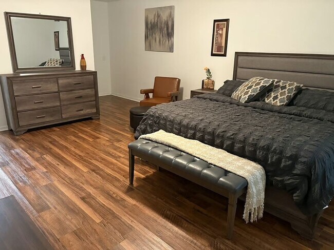 Building Photo - 17211 Rolling Creek Dr