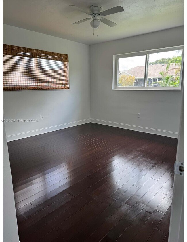 Building Photo - 5320 SW 89th Ave