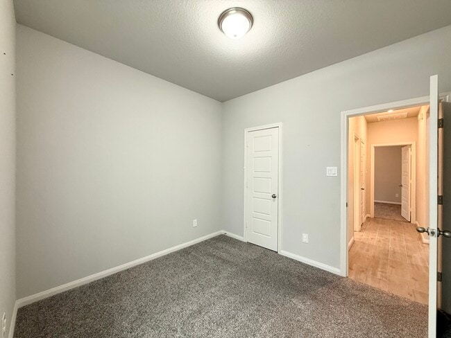 Building Photo - 2731 Glenfield Manor Ln