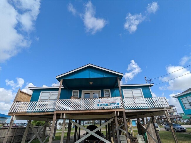 Building Photo - 415 Seashell Dr