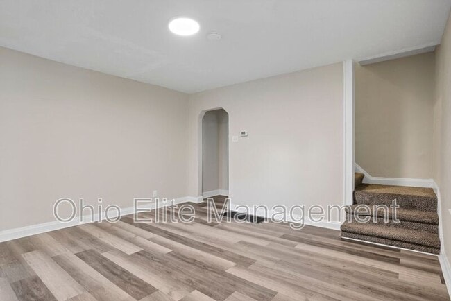 Building Photo - 1398 S Ohio Ave