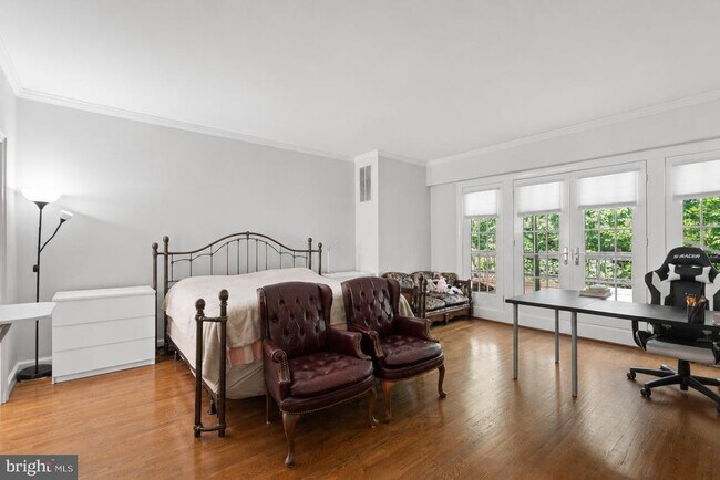 Building Photo - 4422 Westover Pl NW