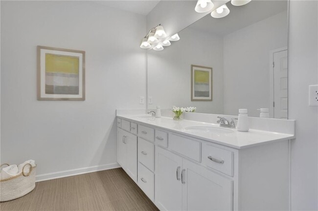 Building Photo - 803 Dundee Wy