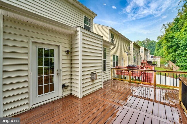 Building Photo - 3461 Eagle Ridge Dr