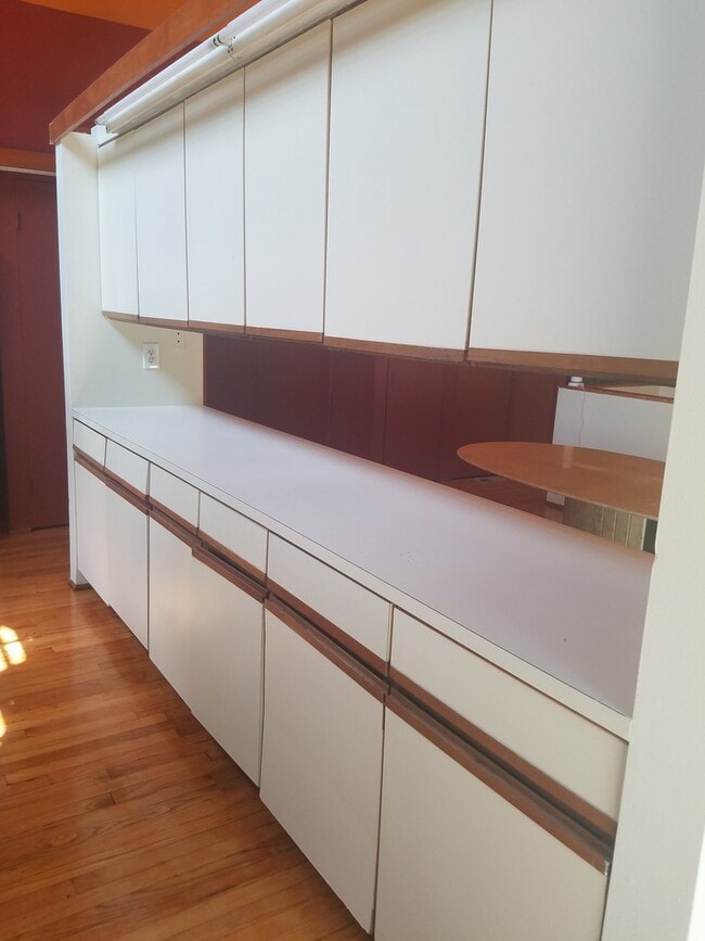 Building Photo - Single Family Home within walking distance to Quinnipiac