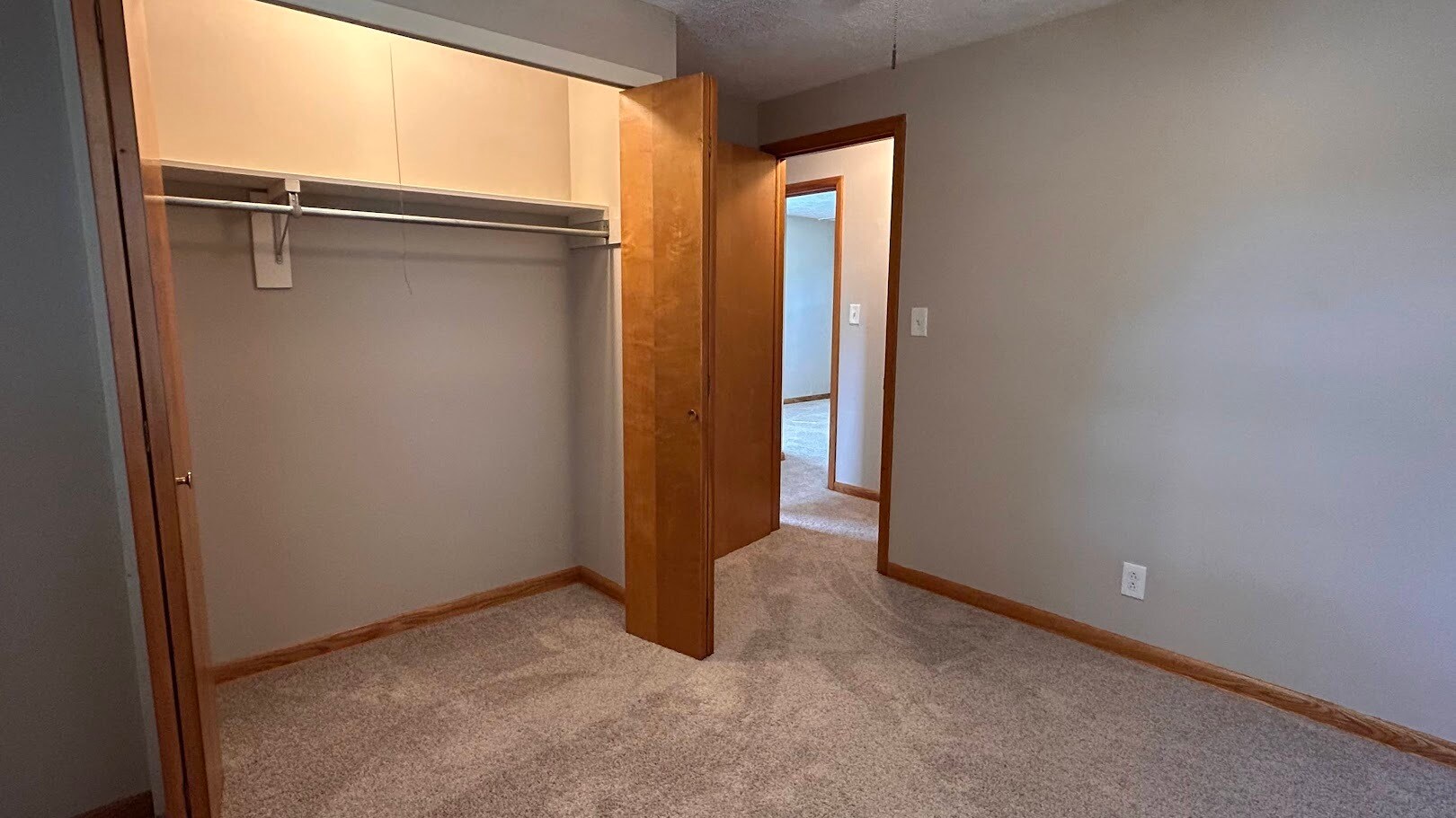 Building Photo - 479 Dohner Dr