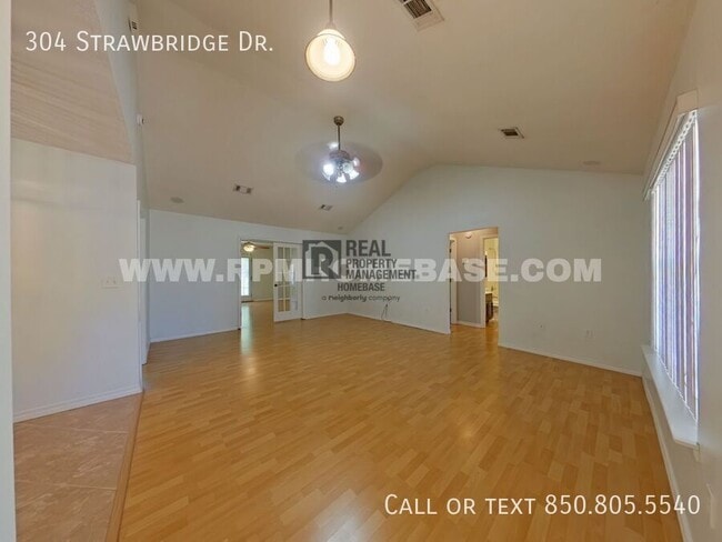 Building Photo - 304 Strawbridge Dr