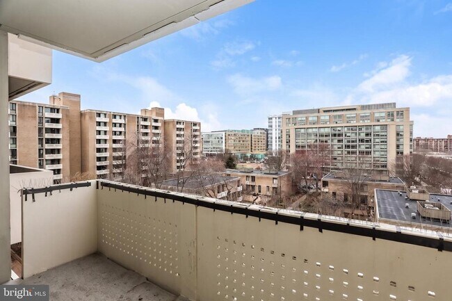 Building Photo - 240 M St SW