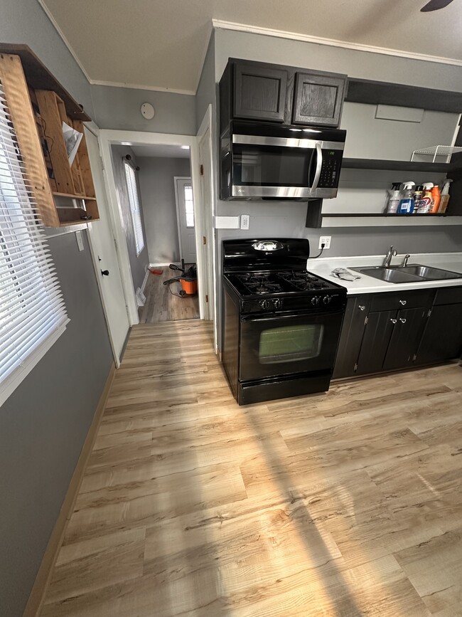 Kitchen hallway to downstairs - 1602 Ashland Ave