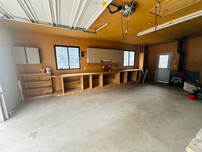 Building Photo - Gorgeous Kalispell home with Historical Charm