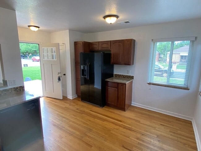 Building Photo - COMING SOON! Must see Updated 2 bedroom, 1 bath home - Great Location!