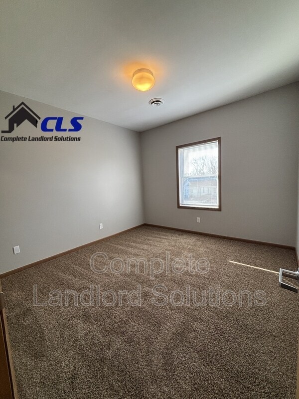 Building Photo - 1400 North Ave