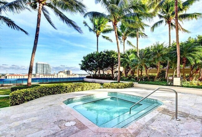 Building Photo - 550 Okeechobee Blvd
