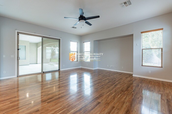 Building Photo - 13354 W San Miguel Ave