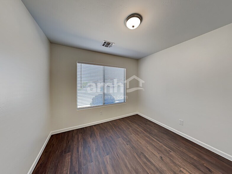 Building Photo - 10706 S Distillery Canyon Spring Dr