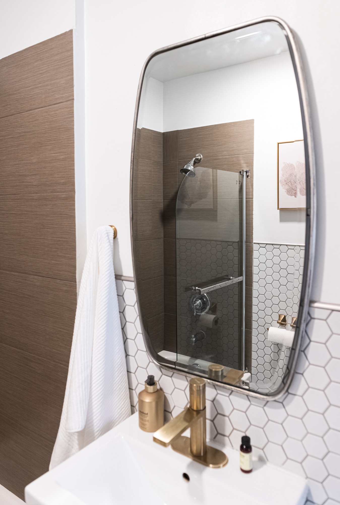 Building Photo - 509 E Buckthorn St