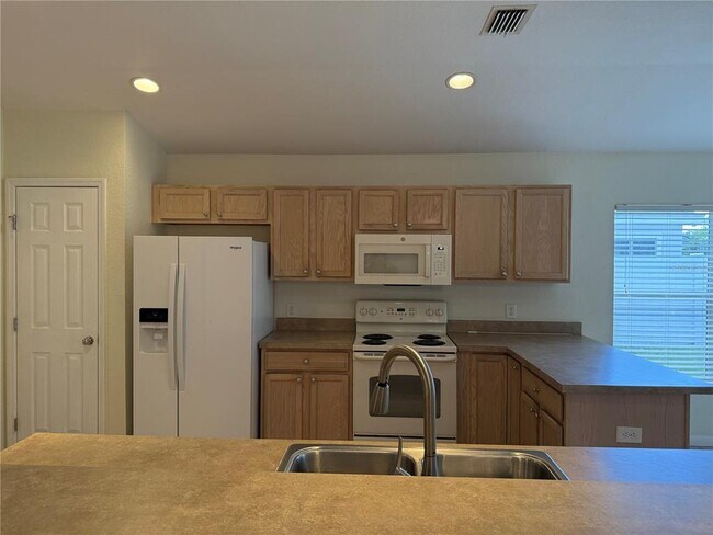 Building Photo - 4304 SW 54th Ct