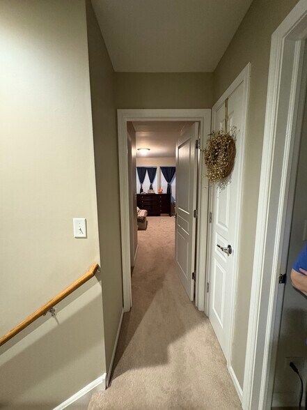 Building Photo - 305 Devoe Dr