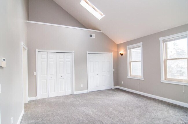 Building Photo - 342 Park Dr