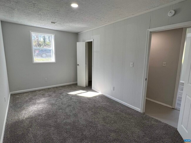 Building Photo - 1307 King St