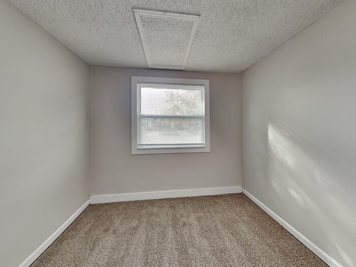 Building Photo - 7627 Mc Cowan Dr