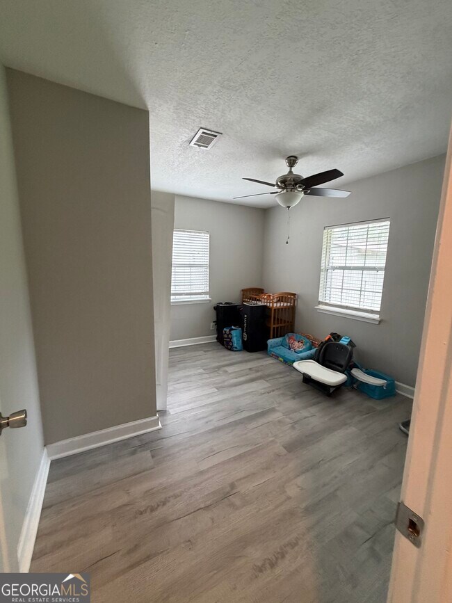 Building Photo - 216 Clarks Bluff Rd