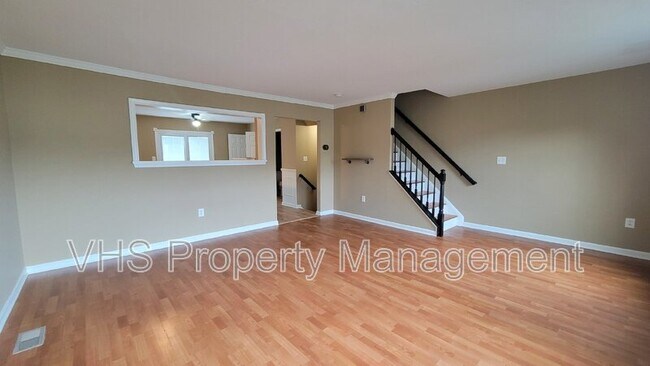 Building Photo - 553 Highland Towne Ln