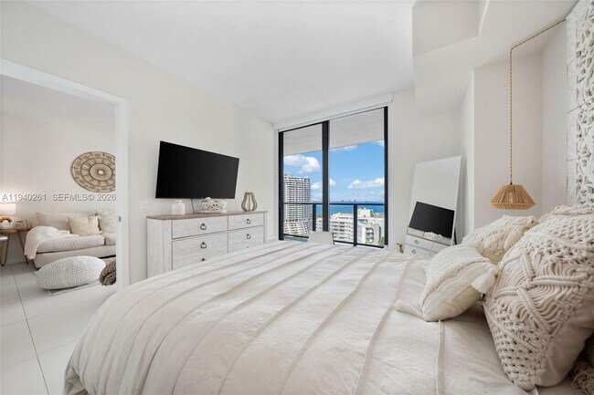 Building Photo - 501 NE 31st St