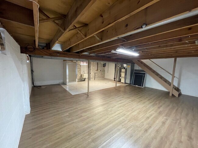 Building Photo - 2139 Tennyson St NW