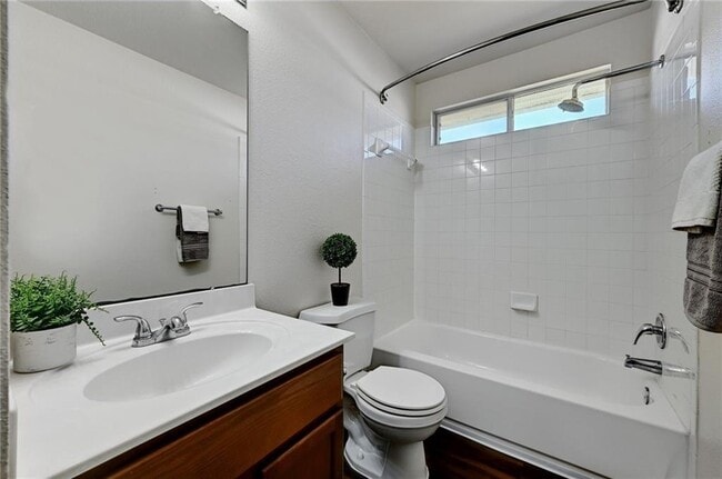 Building Photo - 317 McCoy Ln